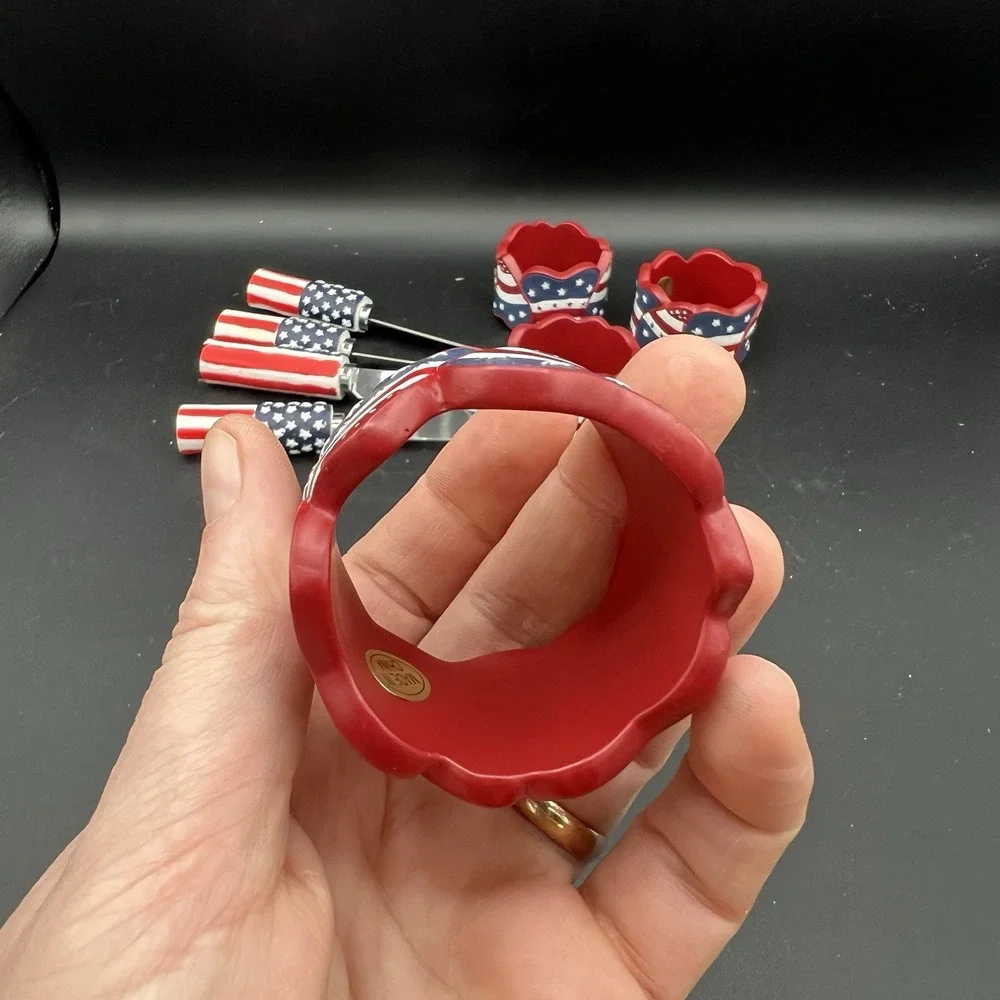 Patriotic Hearts FLAG Plastic Napkin 4 Rings and 4 Knives Spreaders ~‎ Set of 8